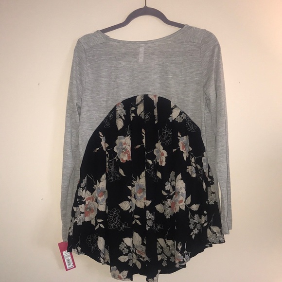 Xhilaration Long Sleeve Casual Top - Picture 2 of 6